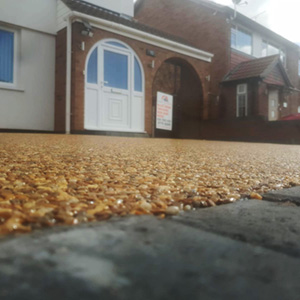 A picture of resin bound driveway - 5